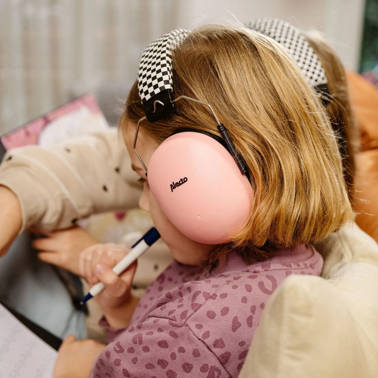Alecto Pink Earmuffs For Children